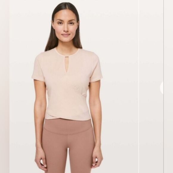 Lululemon athletica Round Trip Short Sleeve Size 4 - Picture 1 of 9